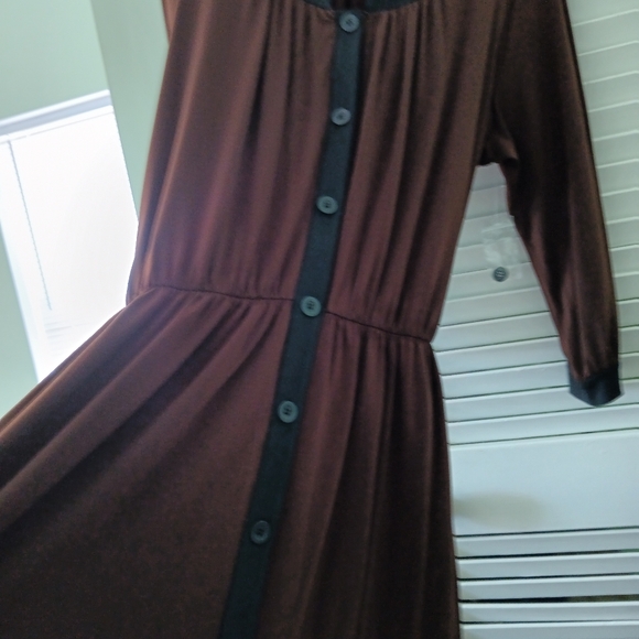 Dress - Picture 7 of 7